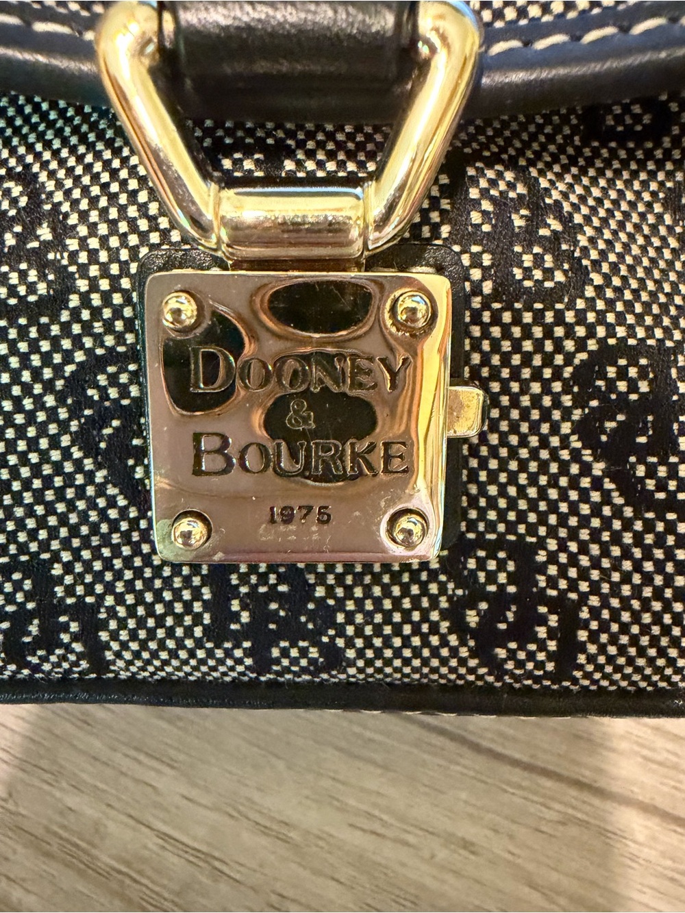 Dooney & Bourke Black and Tan Signature Clutch with Gold Hardware - Picture 3 of 4